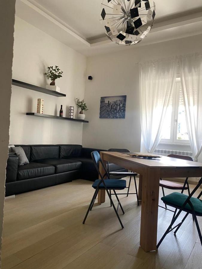 شقة Casa Vacanza Pucchiell نابولي المظهر الخارجي الصورة